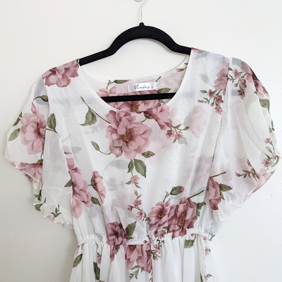 Romantic Roses Flutter Sleeve Maxi Dress in Blush and White - Picture 3 of 4